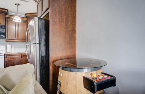 Jeffersonville Apartment | American Pharoah Twin Spires Suite