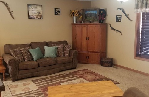 Keystone House | American Pines Lodge, 5 miles from Mt. Rushmore