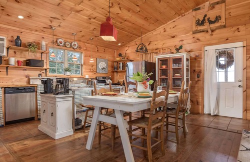 Valley Head House | Americana Farm Summar