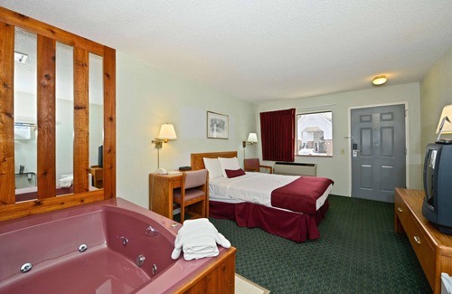 St Ignace Hotel | Americas Best Value Inn St. Ignace