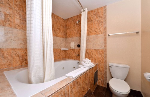 Bakersfield Hotel | Americas Best Value Inn & Suites Bakersfield E