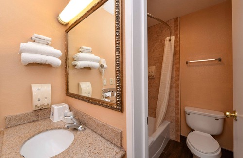 Bakersfield Hotel | Americas Best Value Inn & Suites Bakersfield E