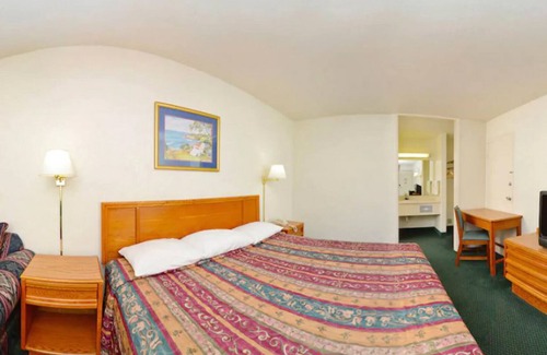 Wilson Apartment | Americas Best Value Inn Wilson - UNIT 6 (ONE BED) GROUND FLOOR