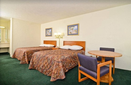 Wilson Apartment | Americas Best Value Inn Wilson UNIT 11 2 BEDS GROUND FLOOR