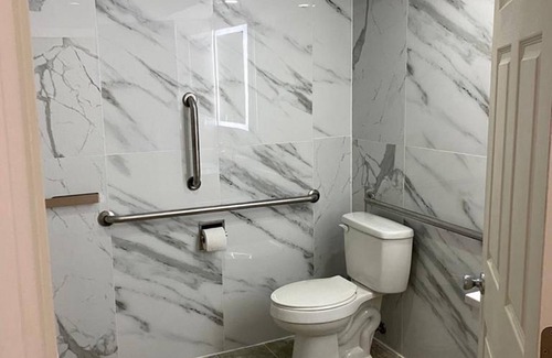 Rocky Mount Hotel | Americas Express Inn