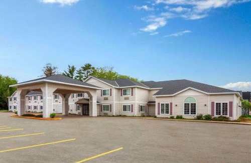 Eagle River Hotel | AmericInn by Wyndham Eagle River Downtown