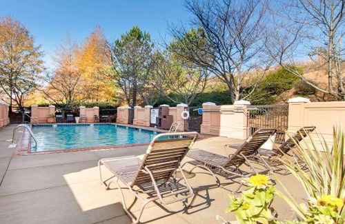Lithonia Hotel | AmericInn by Wyndham Stonecrest near Atlanta