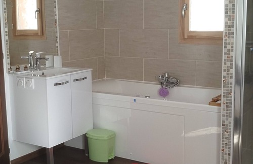 Val-des-Pres Apartment | Amethyst (couple)