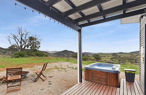 Grattai House | 'Amethyst' with Spa in Mudgee at Kundalini Lodge