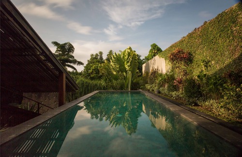 Batu Bolong Villa | Ametis Villas