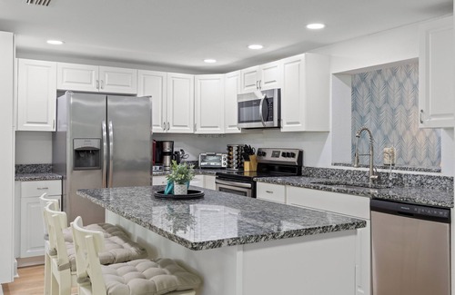 West Bradenton House | AMI Beaches + Heated Salt Pool & Jetted Spa + Game Room + Large Yard