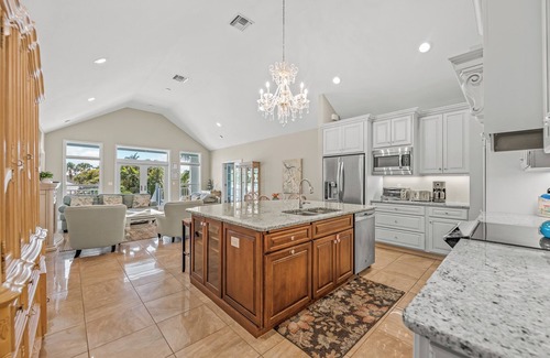 Anna Maria House | AMI Oasis! Pine Avenue is Next Door!~Heated pool/Putt Putt~Steps to Beach!