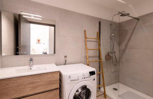 Marine de Saint Ambroggio Apartment | Amicu - Appt climatisé vue mer