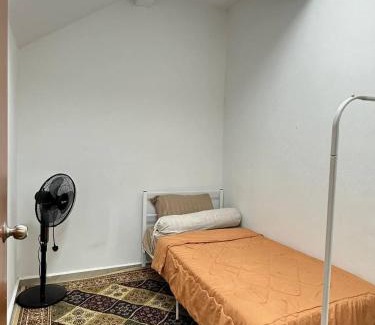 Batu Pahat House | Amir Homestay