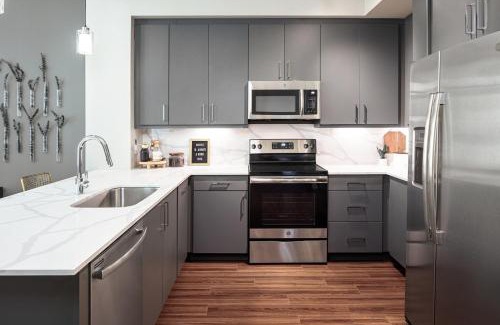 Addison Apartment | AMLI Addison