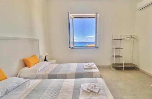 Soverato House | Amoenus Bed & Breakfast in family