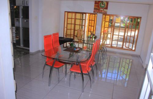 Kasane Bed & Breakfast | AMOGELANG GUEST HOUSE