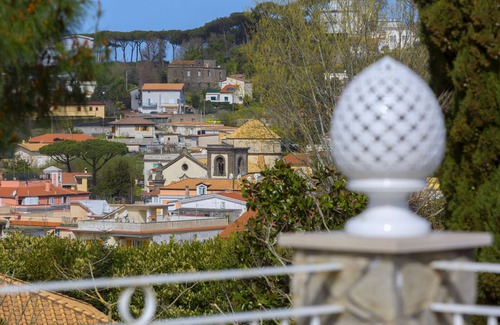 Sant'Agata sui Due Golfi Villa | AMORE RENTALS - Resort Ravenna - The Villa with Private Swimming Pool, Hot Tub, Ideal for Events