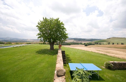 Sarteano Villa | AMORE RENTALS - Villa Olimpia with Pool, Garden, Ideal for Weddings