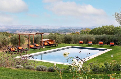 Sarteano Villa | AMORE RENTALS - Villa Viola with Pool, Garden, Ideal for Weddings