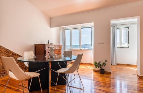 Santa Isabel Apartment | Amoreiras Loft