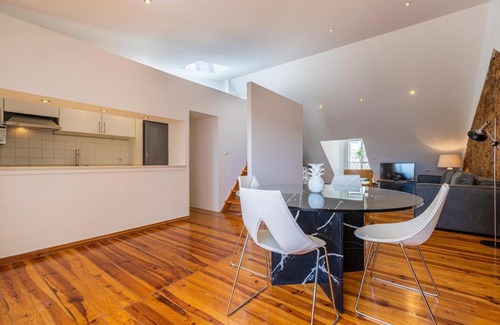 Santa Isabel Apartment | Amoreiras Loft