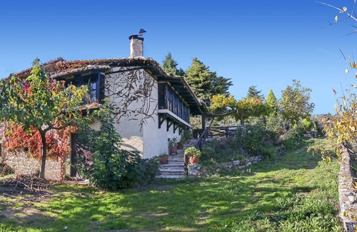 Egira Villa | Ampelos Estate – The Villa (4 bedroom villa)