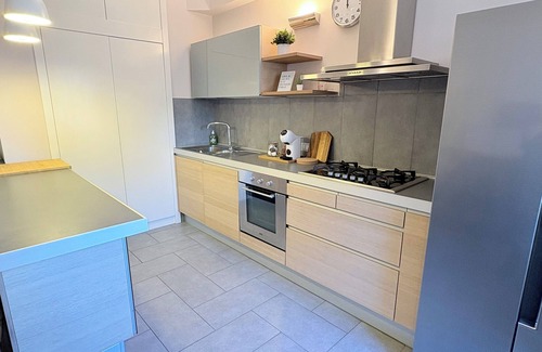 Zona LIII Tomba di Nerone Apartment | Ampio Appartamento a Roma Fino a 5 Persone, a 9 km dal Centro