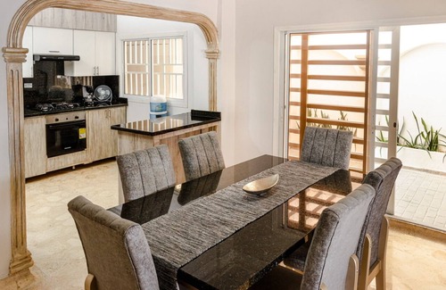 Barranquilla House | Ample 3-bedroom house with AC, WiFi in delightful Barranquilla