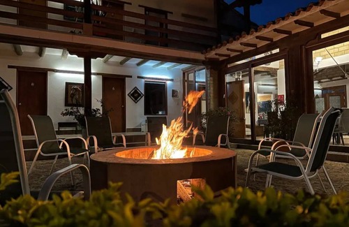 Villa de Leyva Cottage | Amplia Habitación Cuádruple en Entorno Campestre