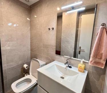 Roses Town Center Apartment | Amplio apartamento tranquilo cerca de la playa