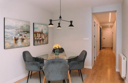 Santiago de Vigo Apartment | Amplio con luz y encanto by CABANA Rentals