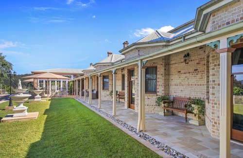Draper House | Amrata Estate: Retreat Unite Wed Celebrate Party in Style!