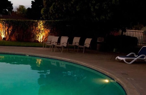 East End Apartment | An Adventure Awaits! Pool, Complimentary Breakfast, Free Parking