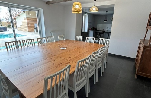 Faudoas House | AN AIR OF DETENTE * (4 ears and 4 stars)