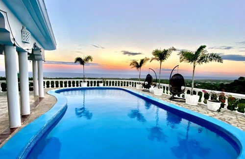 Cabrera Apartment | An apartment style "casita" with kitchenette and 2 bed/bath.
