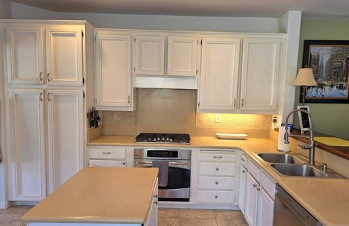 Rancho Penasquitos House | An Artist's Dream 3-Bedroom Retreat with Pool, Hot Tub, Firepit, BBQ island