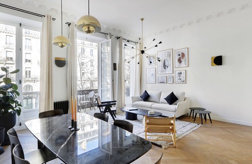 Vivienne Apartment | An Elegant & Luminous 2-BR in Opéra