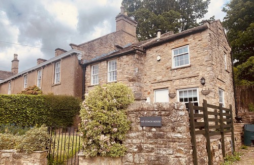 Fremington Cottage | An exceptional holiday home for 6 people & 2 dogs with multi-fuel stove, WiFi & electric car charger