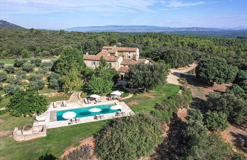Jouques House | An exceptional property between Aix en Provence, Sainte Victoire and the Luberon – Sleeps 18