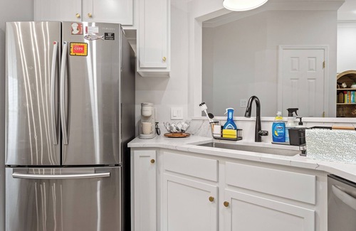 Southwest Raleigh Condo | An executive North Raleigh Oasis with style, comfort, and seamless productivity.
