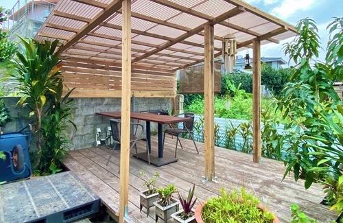 Yakena House | An inn where you can experience a traditional Okinawan wooden minka. Enjoy the comfort and healing space! (The owner will welcome guests at the parking lot upon check-in.