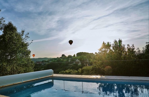 Daglan Cottage | An old hillside cottage, with a beautiful pool and stunning views