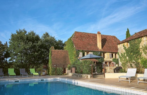Daglan Cottage | An old stone cottage full of rustic charm with pool and stunning views