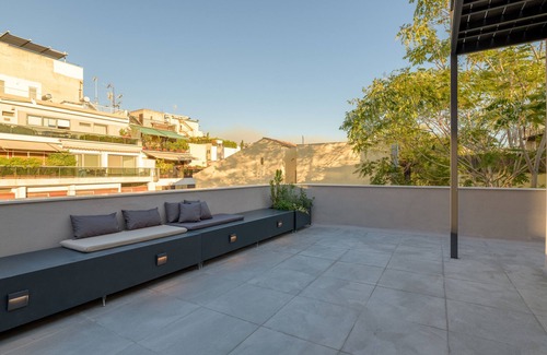 Plaka Apartment | An Outstanding 3 bdrm Apartment in the Heart of Athens