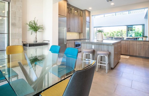 Fashion Square Villa | An Unforgettable Modern Luxury Villa Neighboring Fashion Square