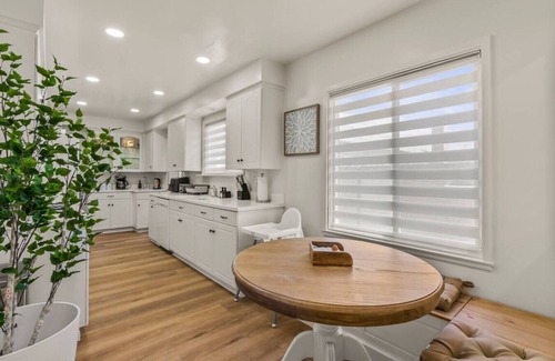 Southwest Anaheim House | AN6-Anaheim Home w/ Playground & Jacuzzi