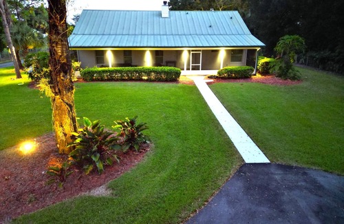 Vero Beach House | Ana's Country House large 4-bedroom house 1 acre in beautiful Vero Beach