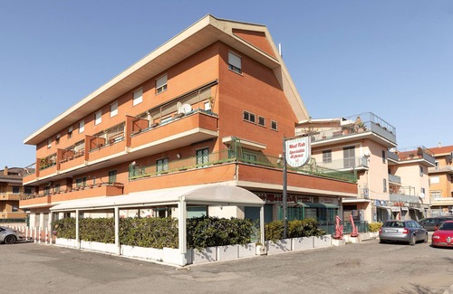 Zona XIX Casal Morena House | Anagnino white home apartment