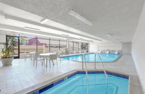 Anaheim Resort Hotel | Anaheim Desert Inn & Suites